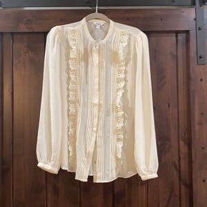 Express cream button down